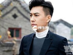 靳东是什么星座？